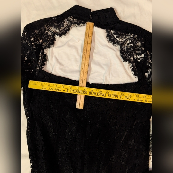 Dressy NWT Cache Sz L Black Lace Dress with Feather Cuffs - Picture 11 of 16